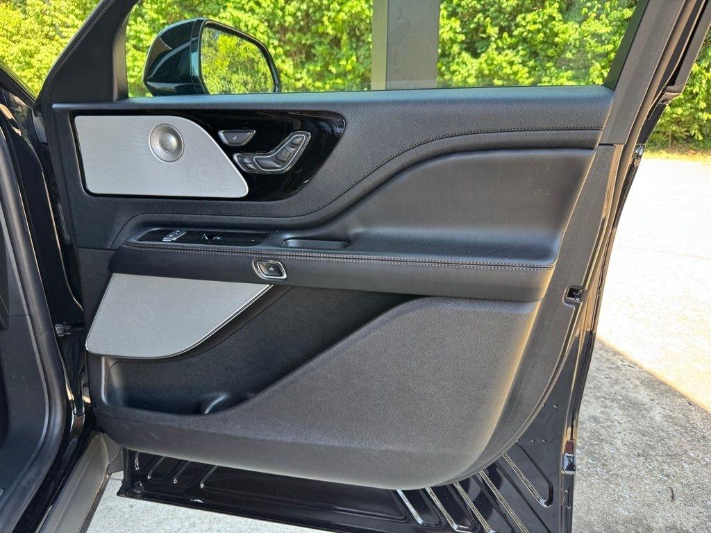 Lincoln Aviator  2020