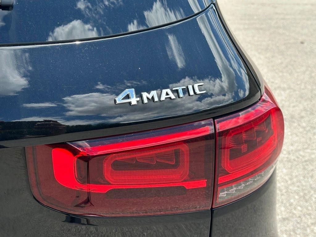 Mercedes-Benz GLB  2022