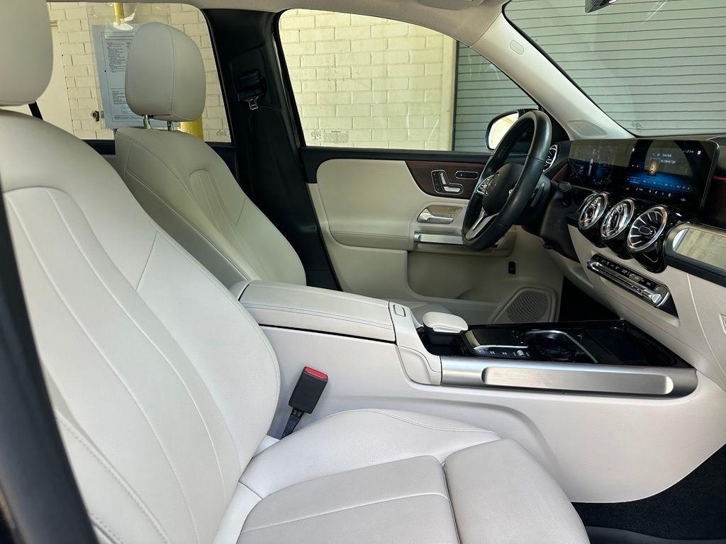 Mercedes-Benz GLB  2022