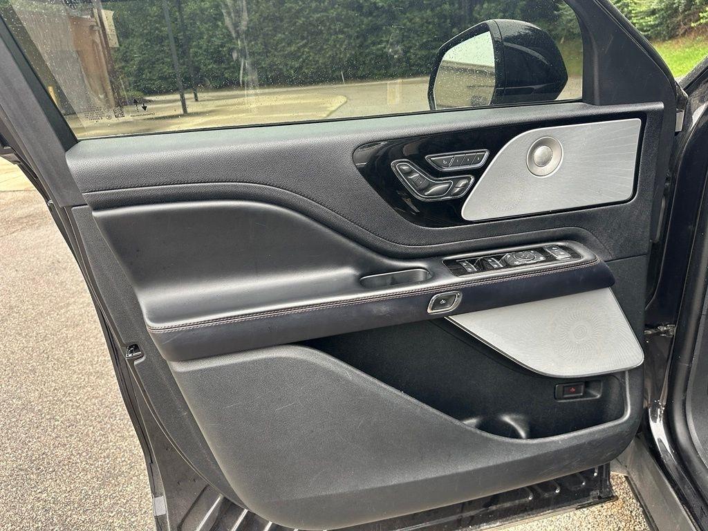 Lincoln Aviator  2020