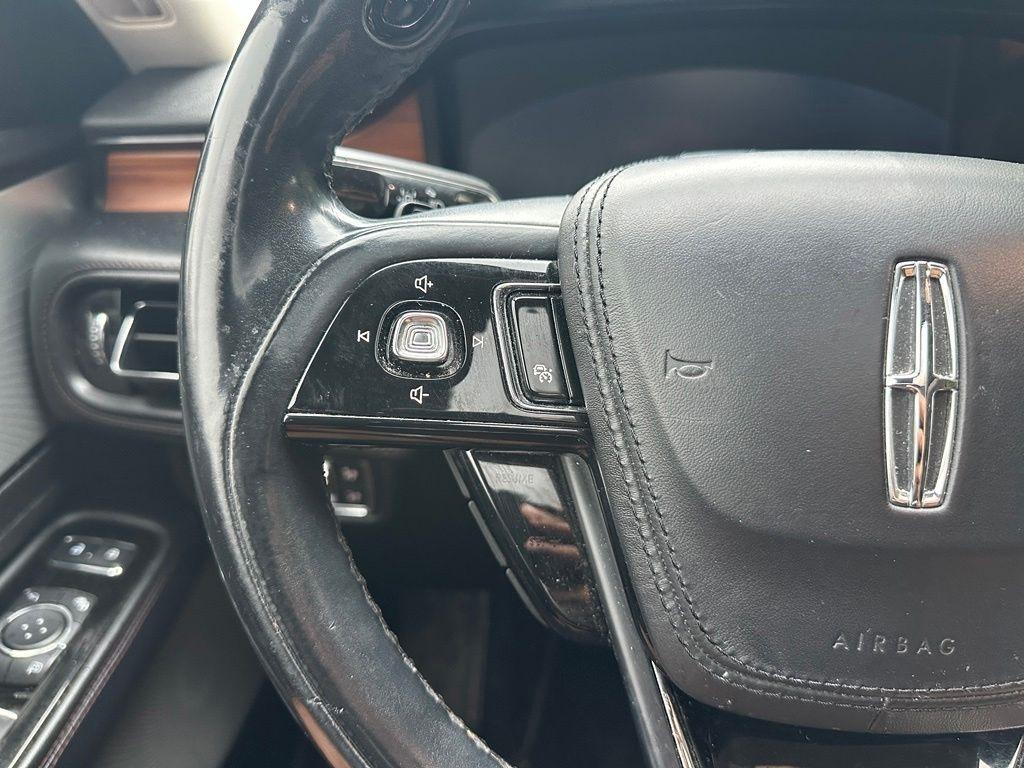 Lincoln Aviator  2020