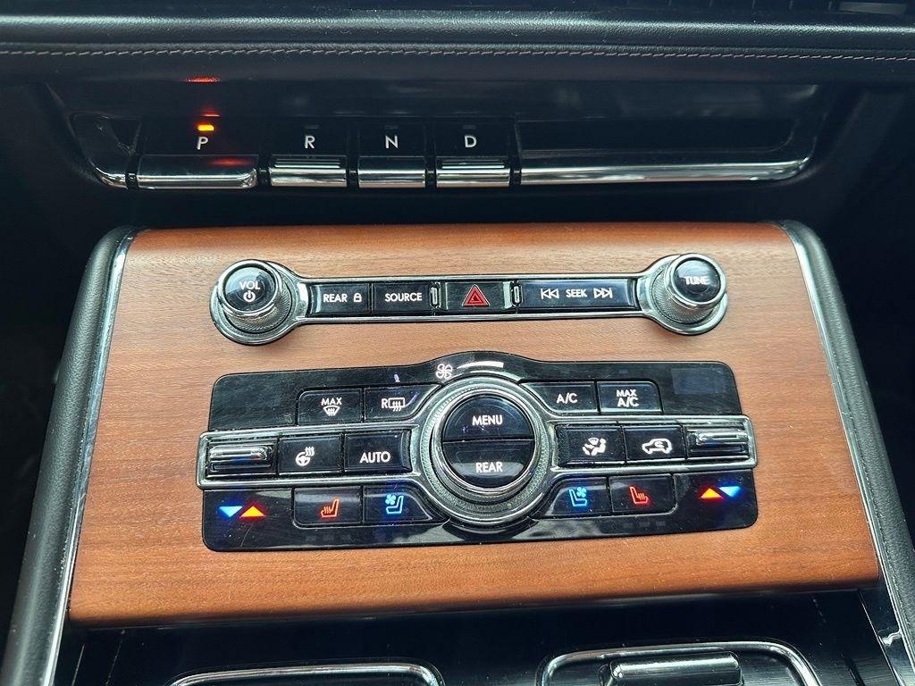 Lincoln Aviator  2020