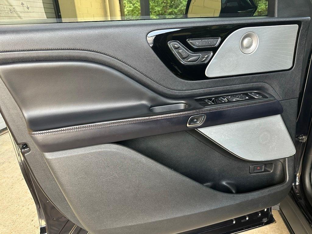 Lincoln Aviator  2020