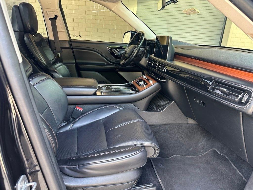 Lincoln Aviator  2020