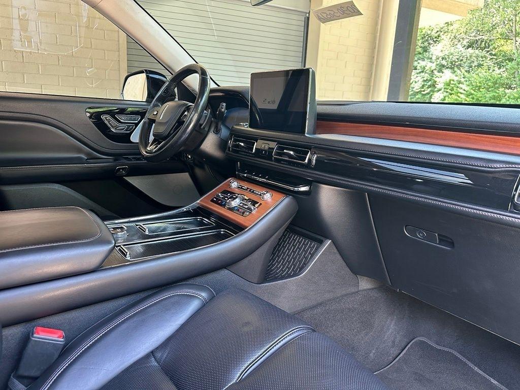 Lincoln Aviator  2020