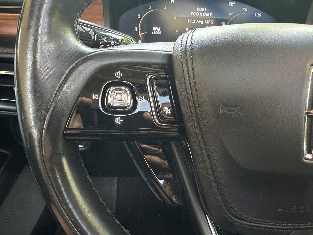 Lincoln Aviator  2020