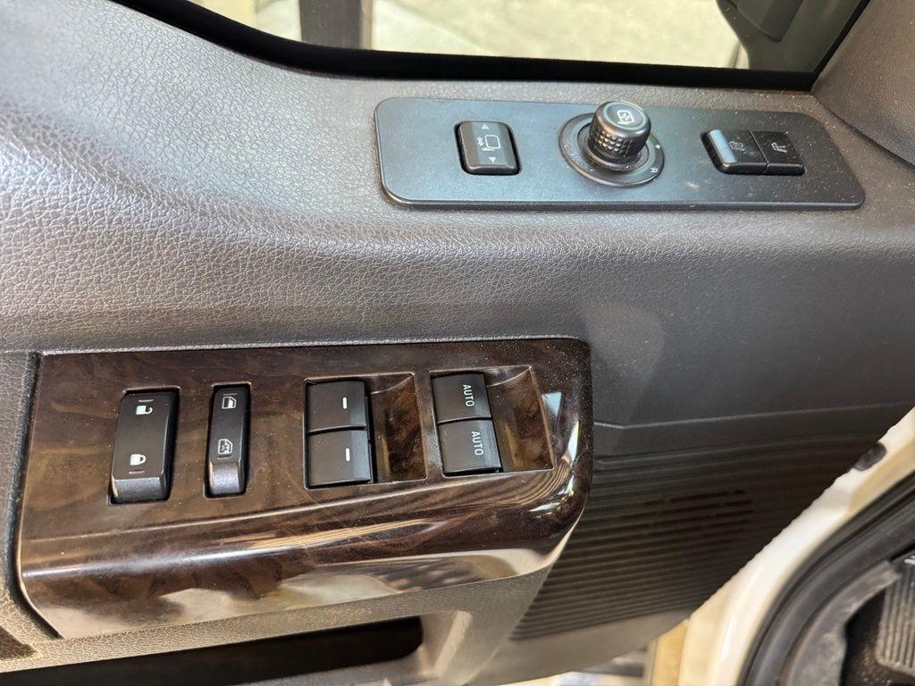Ford Super Duty F-350 SRW  2013