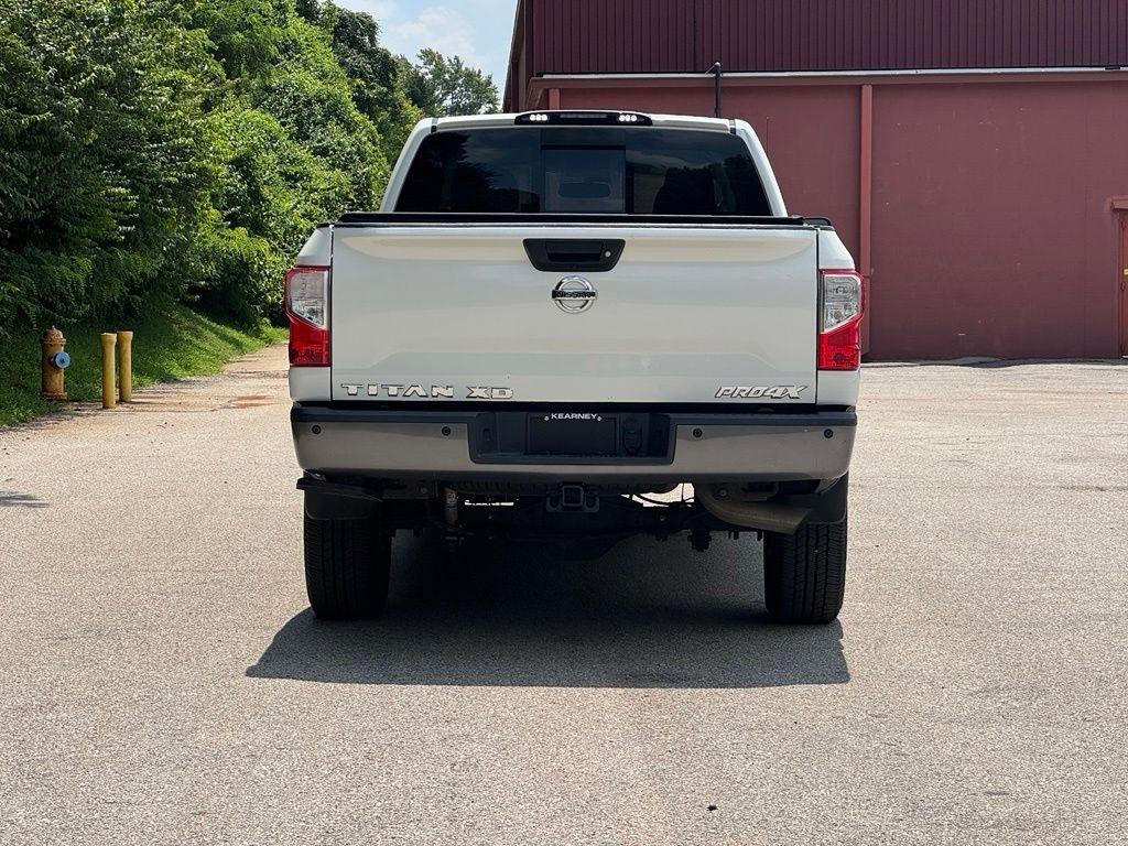 Nissan Titan XD  2016