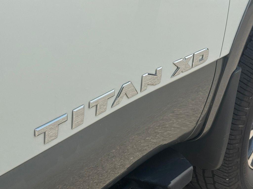 Nissan Titan XD  2016