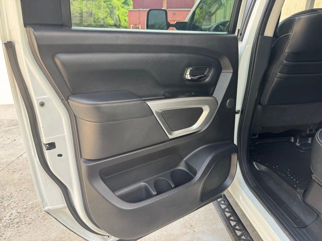 Nissan Titan XD  2016