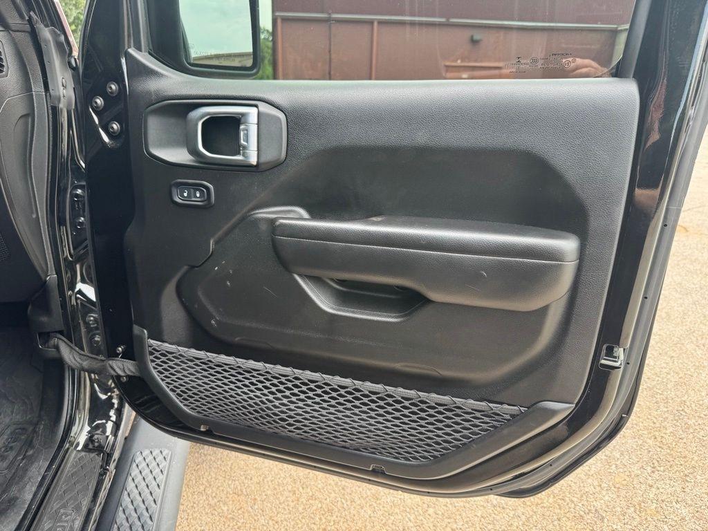 Jeep Gladiator  2021
