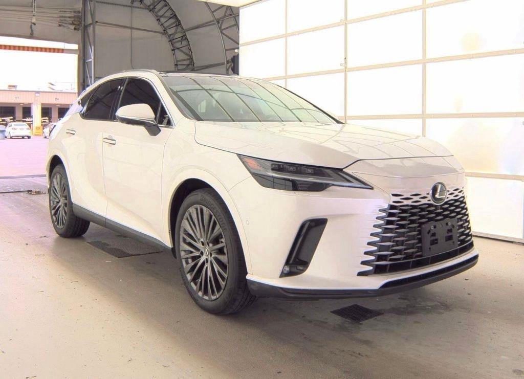 Lexus RX  2023