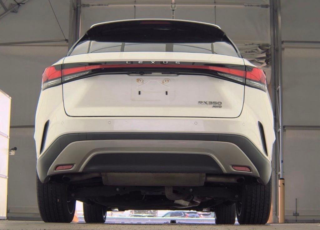Lexus RX  2023