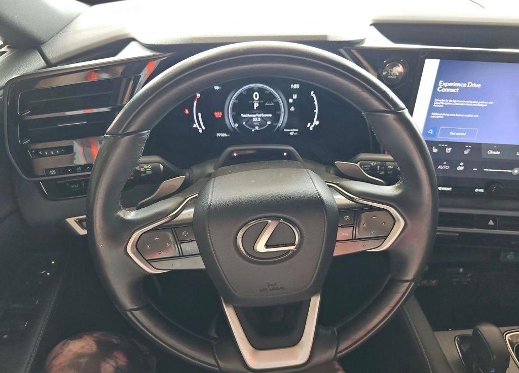 Lexus RX  2023