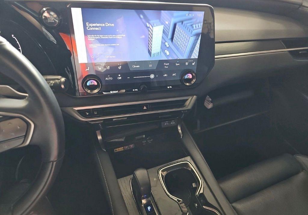 Lexus RX  2023