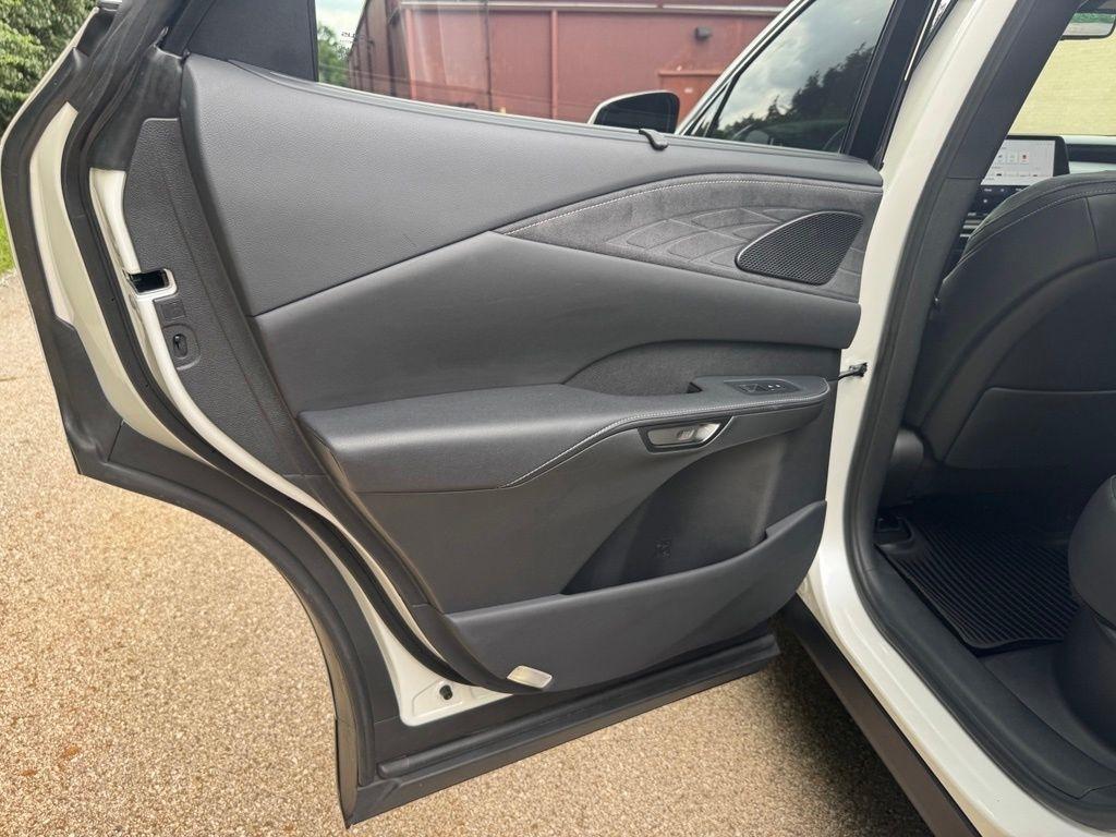 Lexus RX  2023