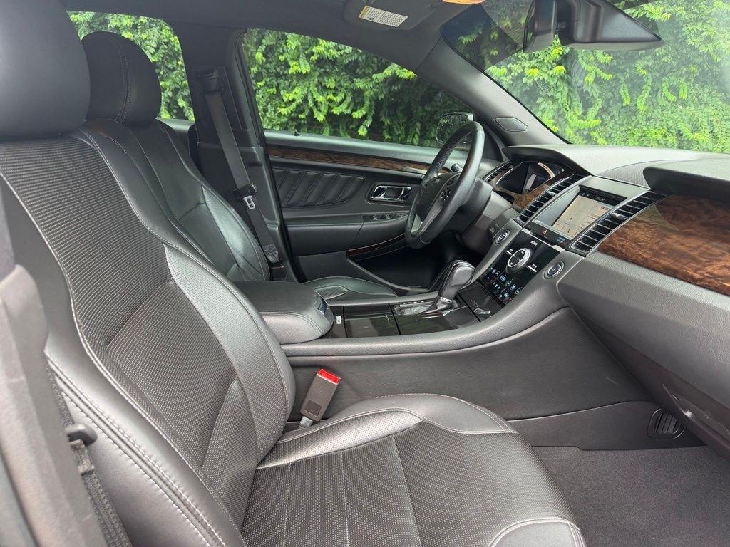 Ford Taurus photo 7