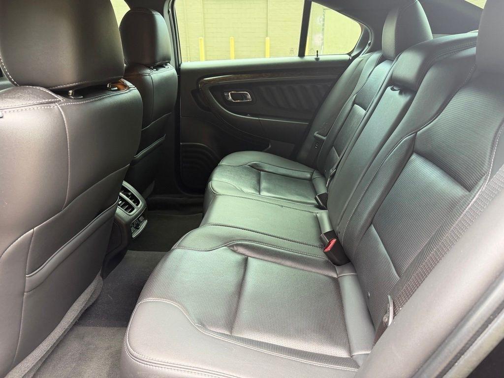 Ford Taurus photo 10