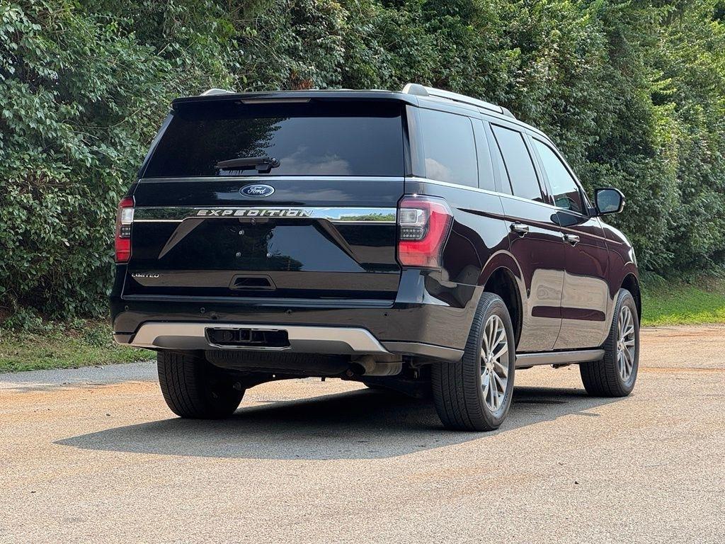 Ford Expedition photo 5