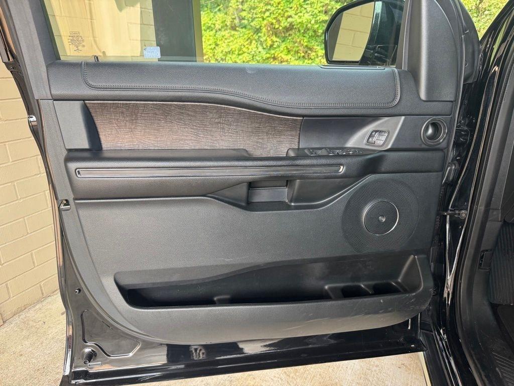 Ford Expedition photo 13