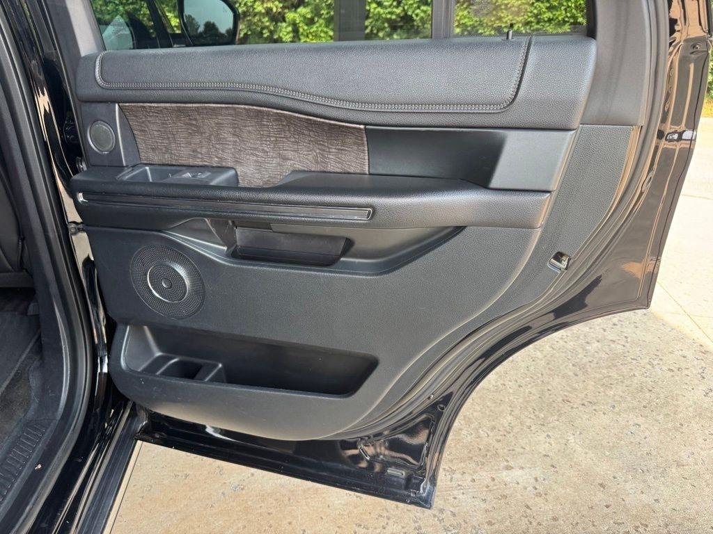 Ford Expedition photo 29