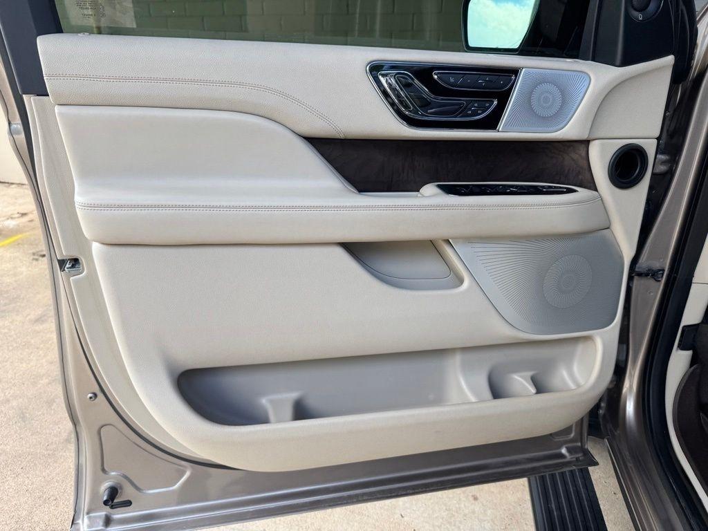 Lincoln Navigator  2020
