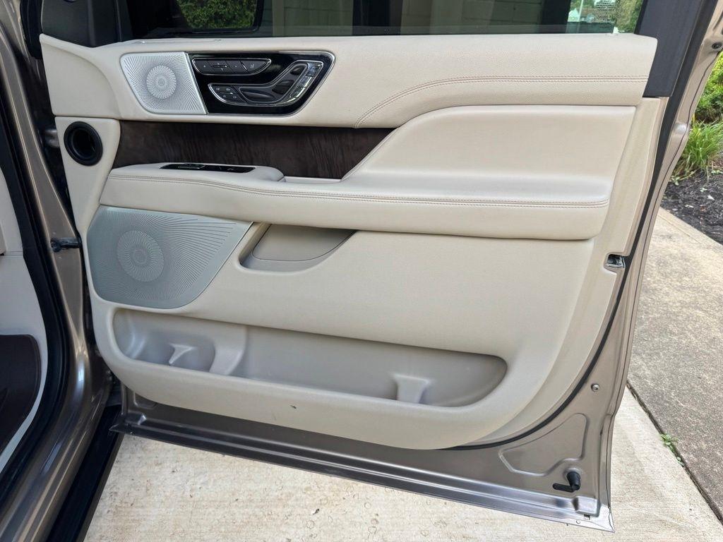 Lincoln Navigator  2020