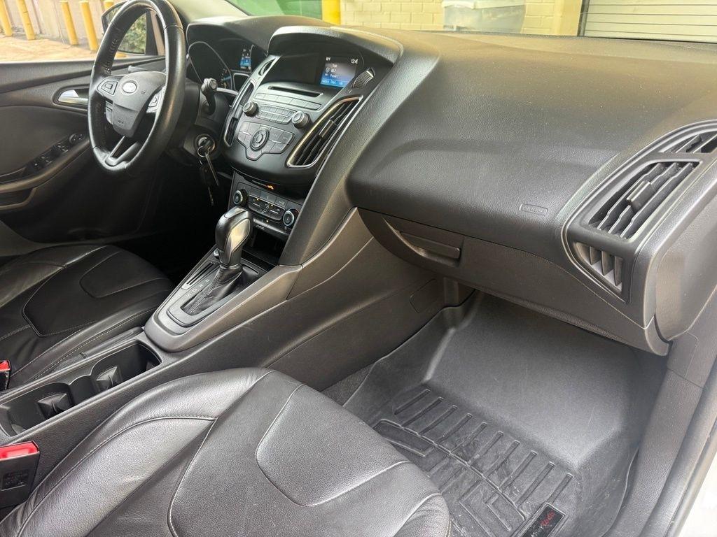Ford Focus  2015