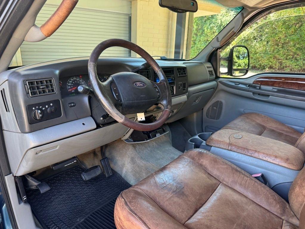 Ford Super Duty F-350 SRW  2004