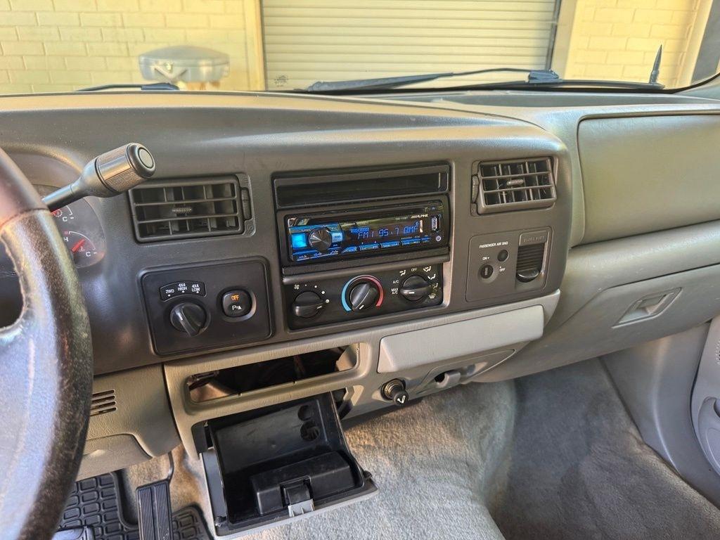 Ford Super Duty F-350 SRW  2004