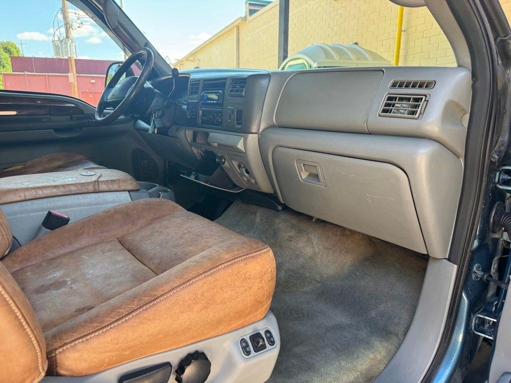Ford Super Duty F-350 SRW  2004