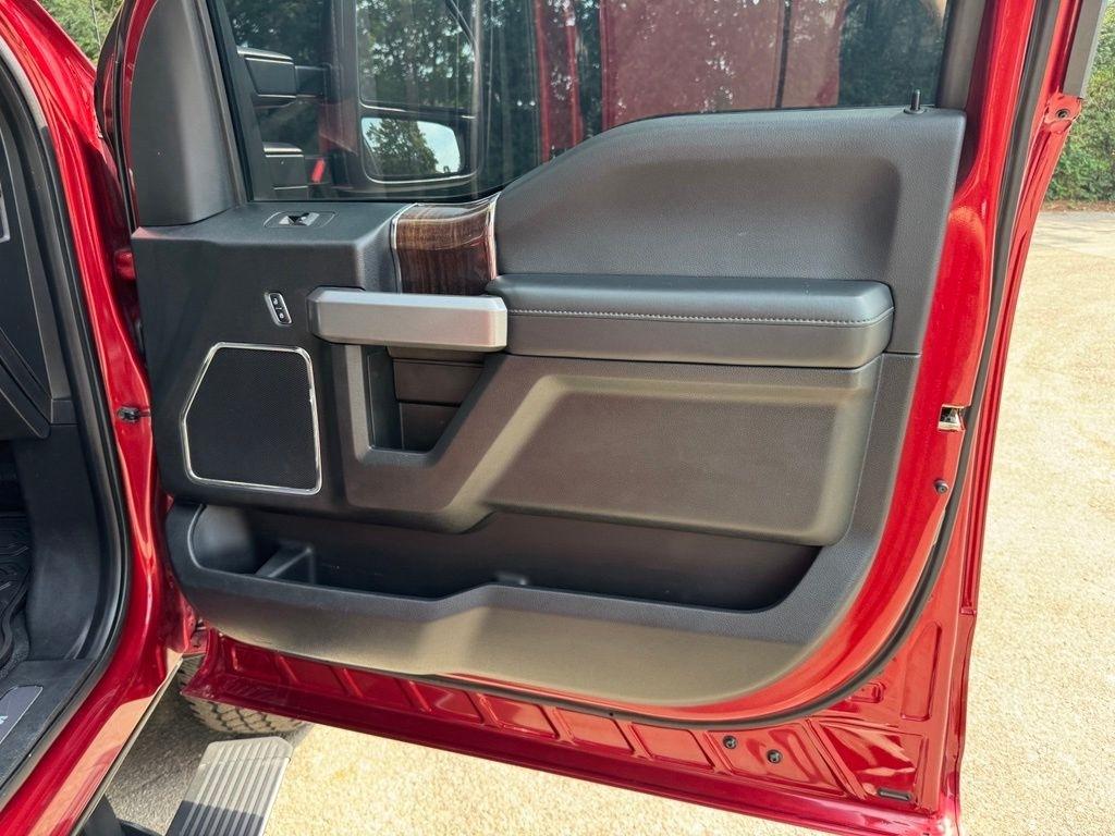 Ford F-250 photo 18