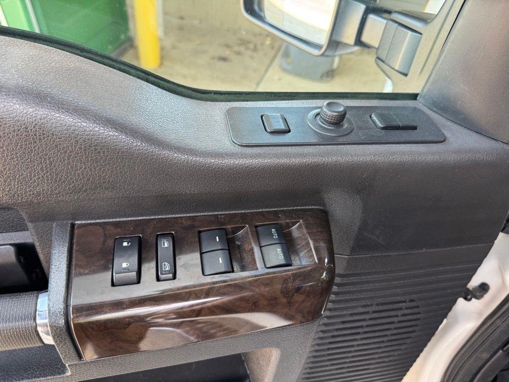 Ford Super Duty F-350 SRW  2015