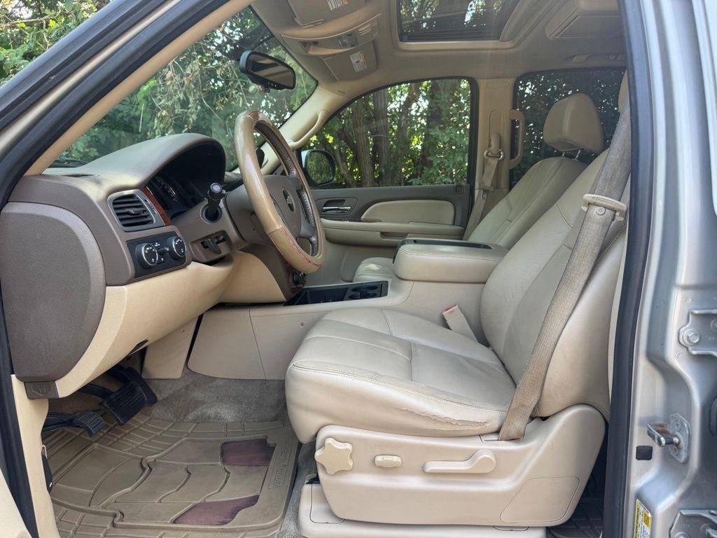 Chevrolet Suburban  2009