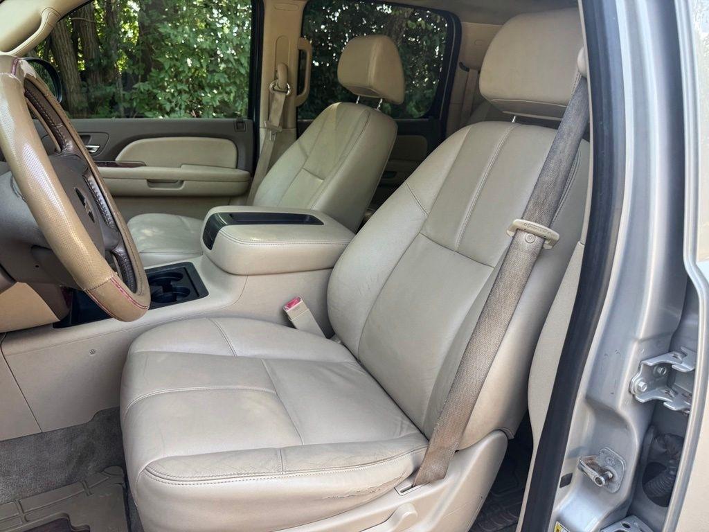 Chevrolet Suburban  2009