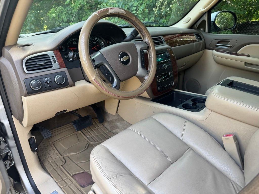 Chevrolet Suburban  2009