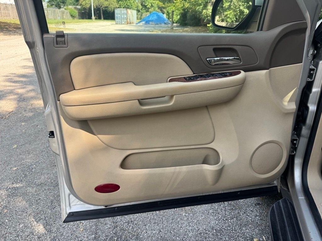 Chevrolet Suburban  2009