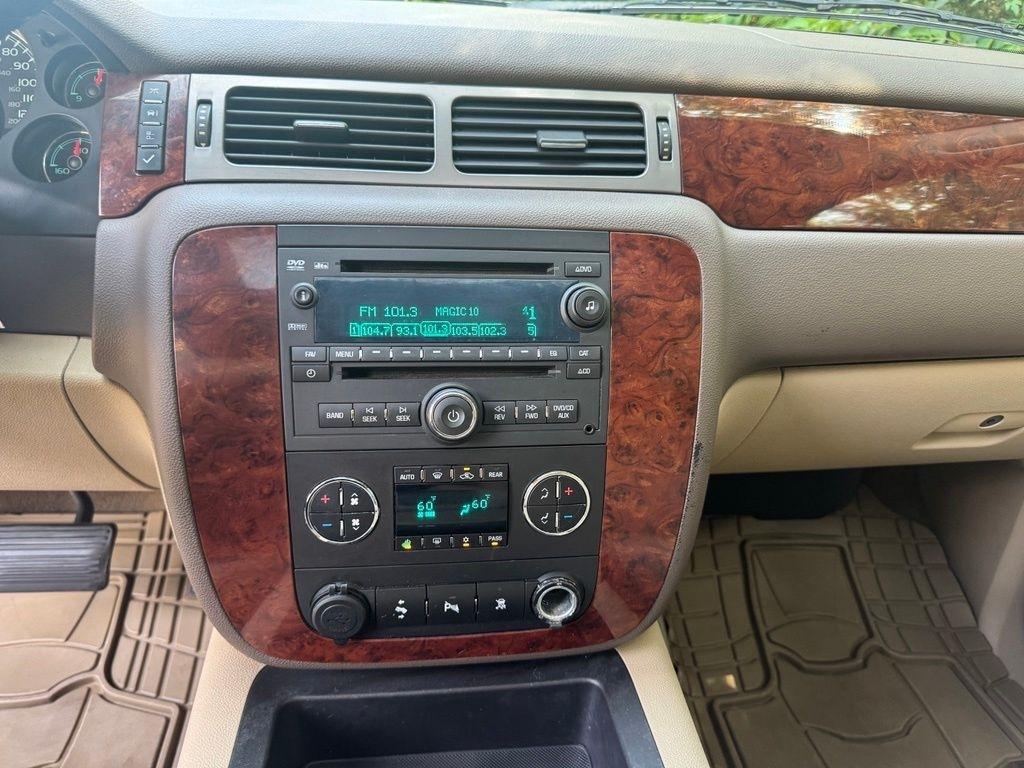 Chevrolet Suburban  2009
