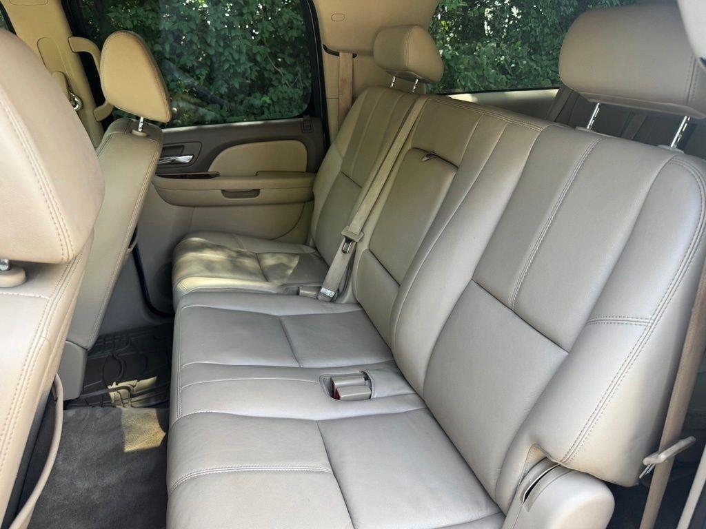 Chevrolet Suburban  2009