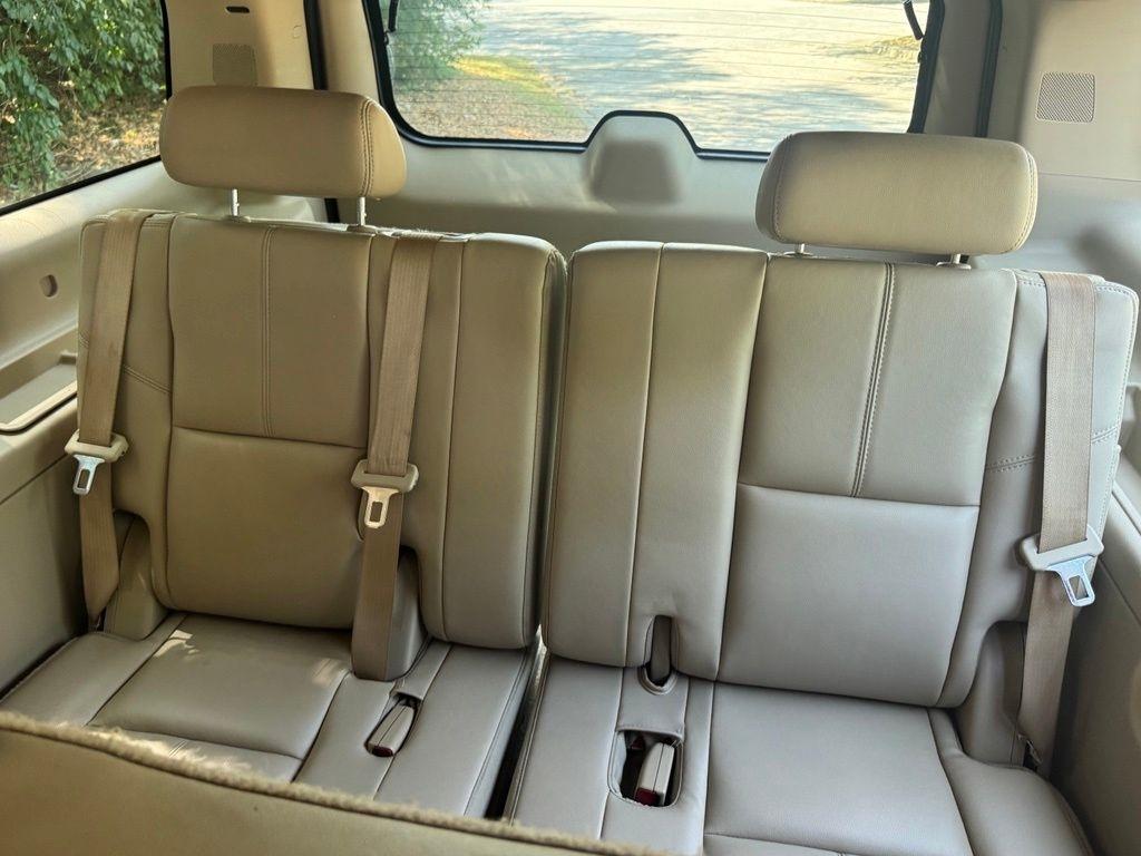 Chevrolet Suburban  2009