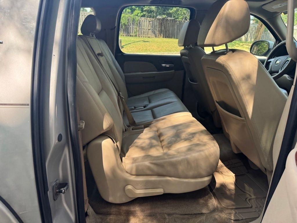 Chevrolet Suburban  2009