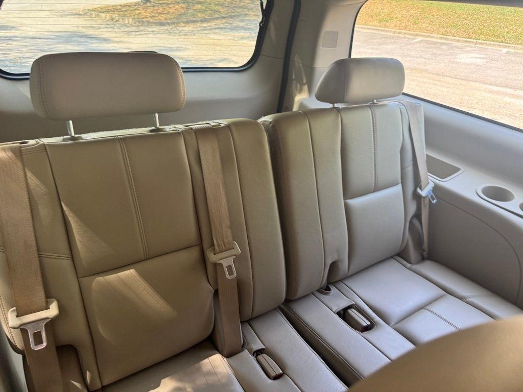 Chevrolet Suburban  2009