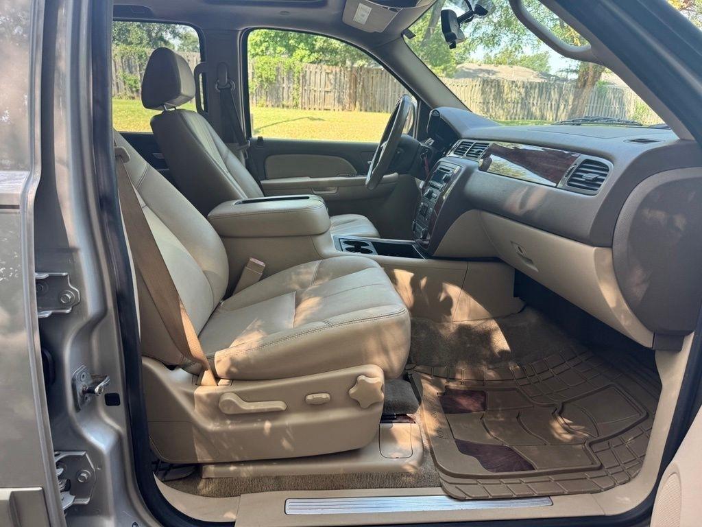 Chevrolet Suburban  2009
