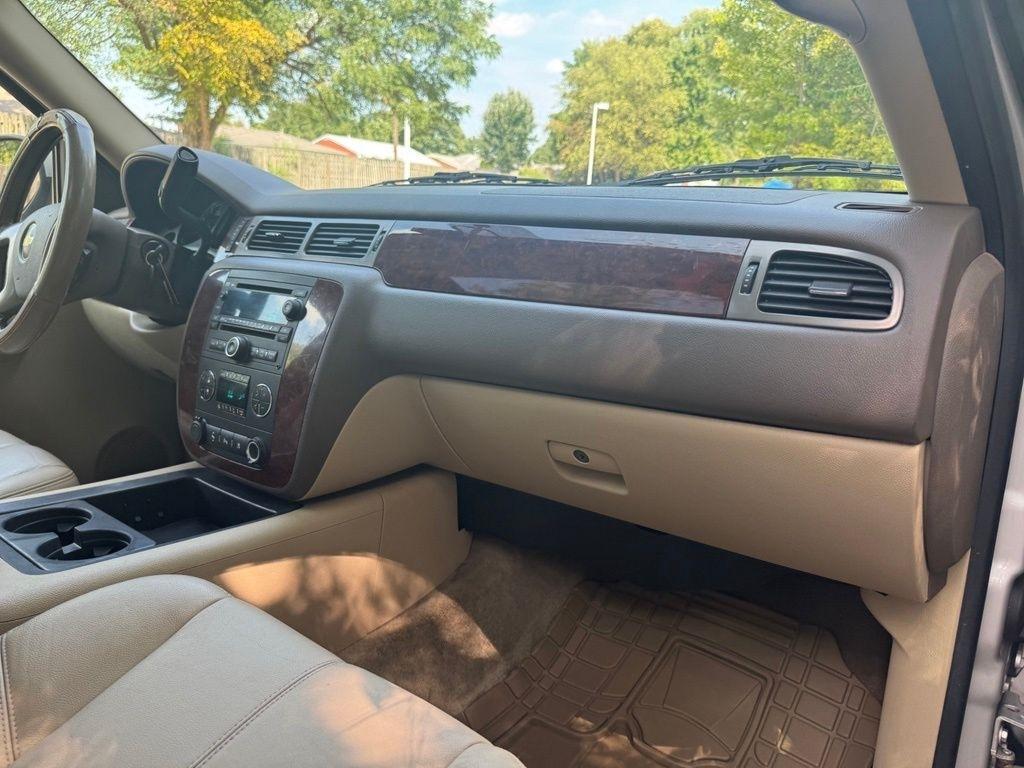 Chevrolet Suburban  2009