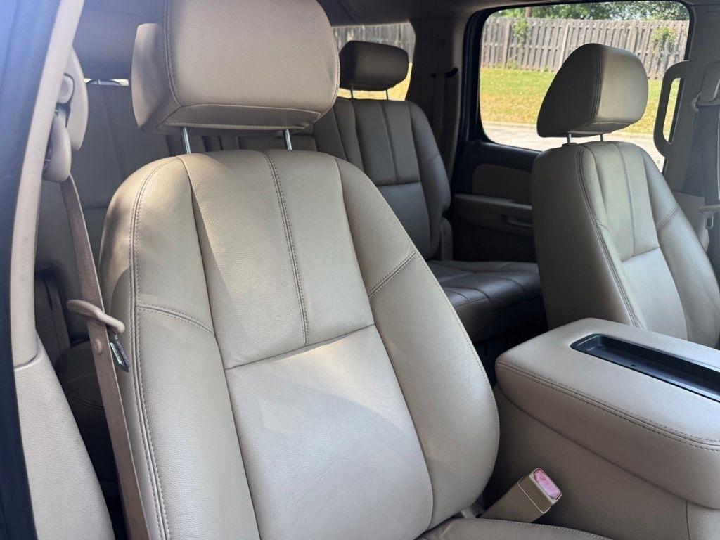 Chevrolet Suburban  2009