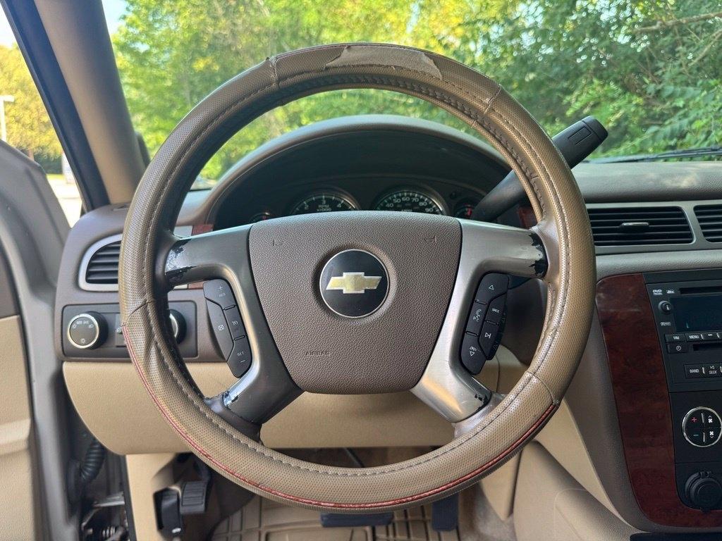Chevrolet Suburban  2009