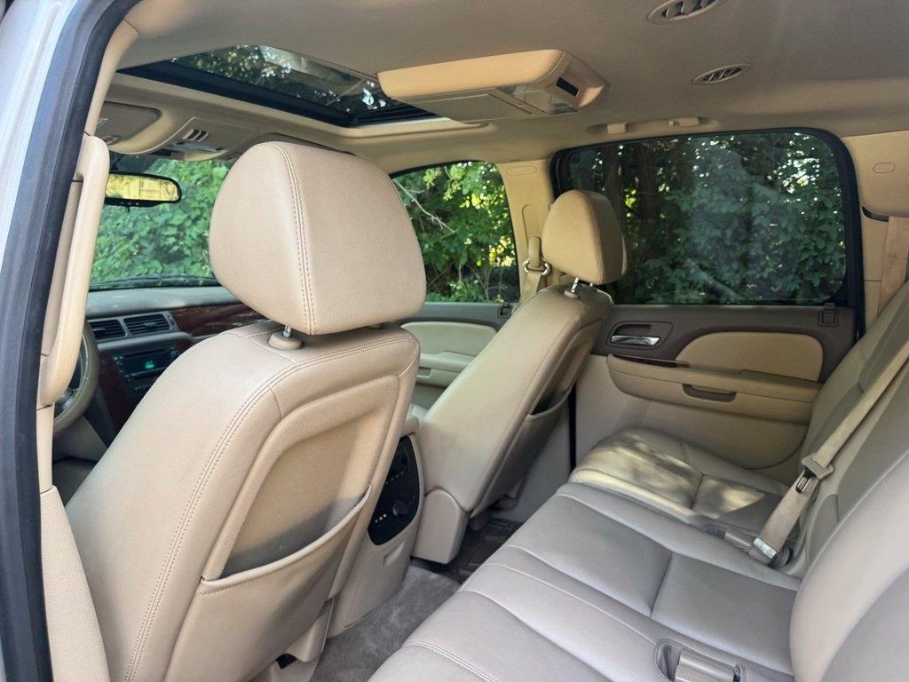 Chevrolet Suburban  2009