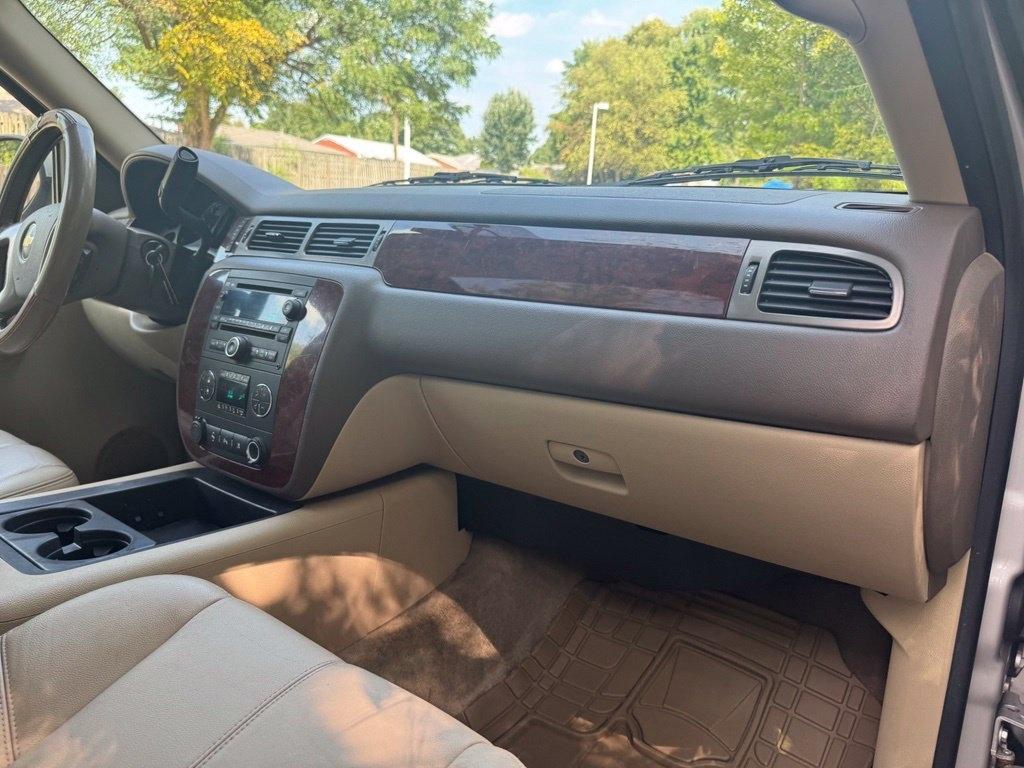 Chevrolet Suburban  2009