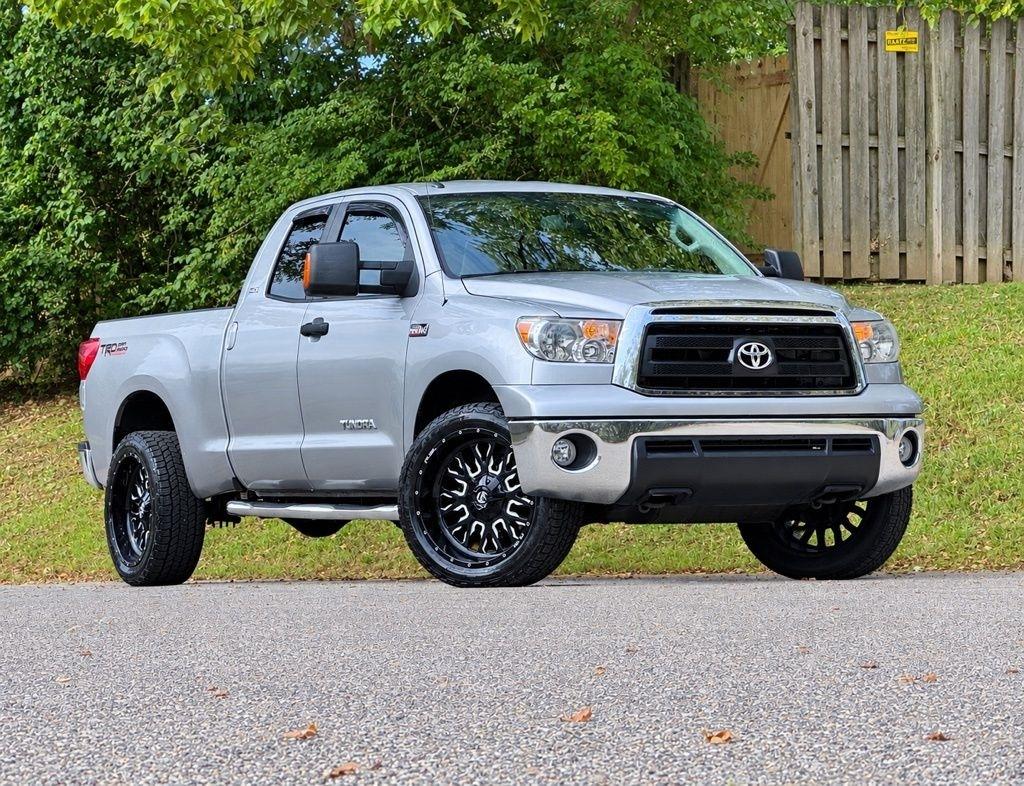 Toyota Tundra 4WD Truck  2013