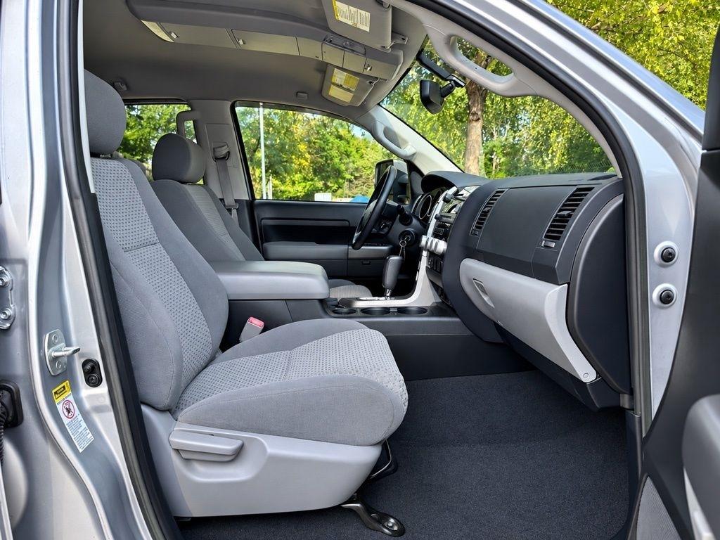 Toyota Tundra 4WD Truck  2013